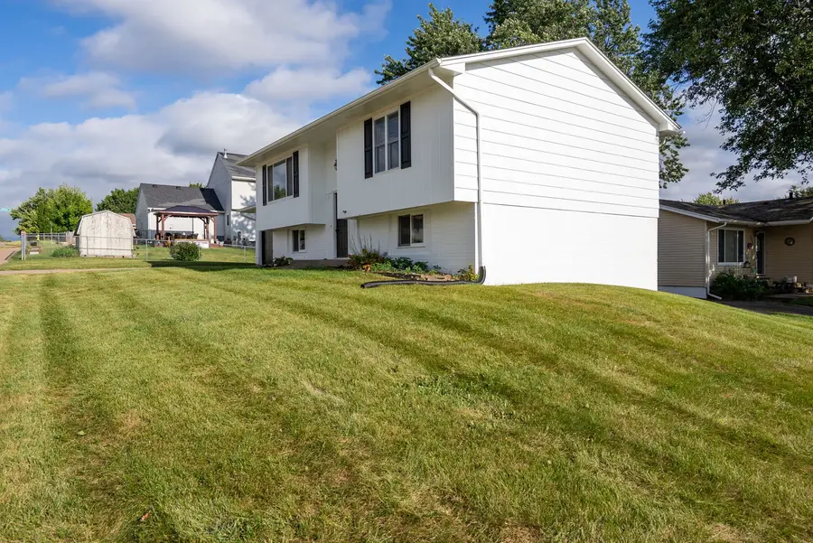 2623 W 61st Street, Davenport, IA 52806 - #2