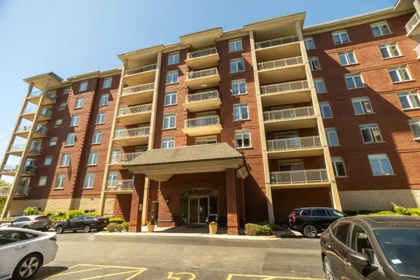 8440 Callie Avenue #606, Morton Grove, IL 60053