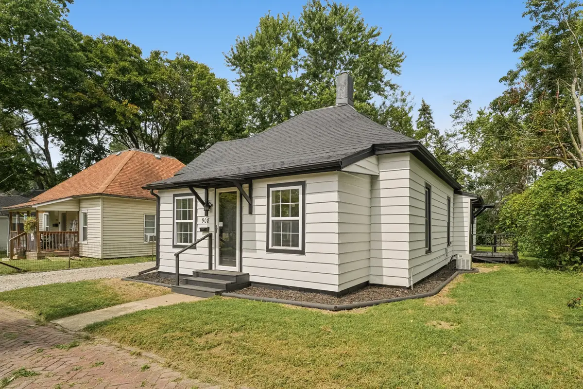 908 E Water Street, Urbana, IL 61802 - #1