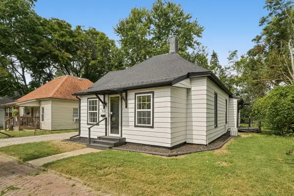 908 E Water Street, Urbana, IL 61802