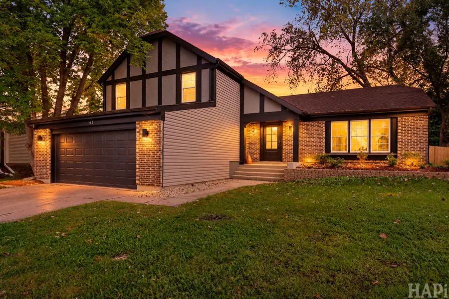 62 E Fox Hill Drive, Buffalo Grove, IL 60089 - #2