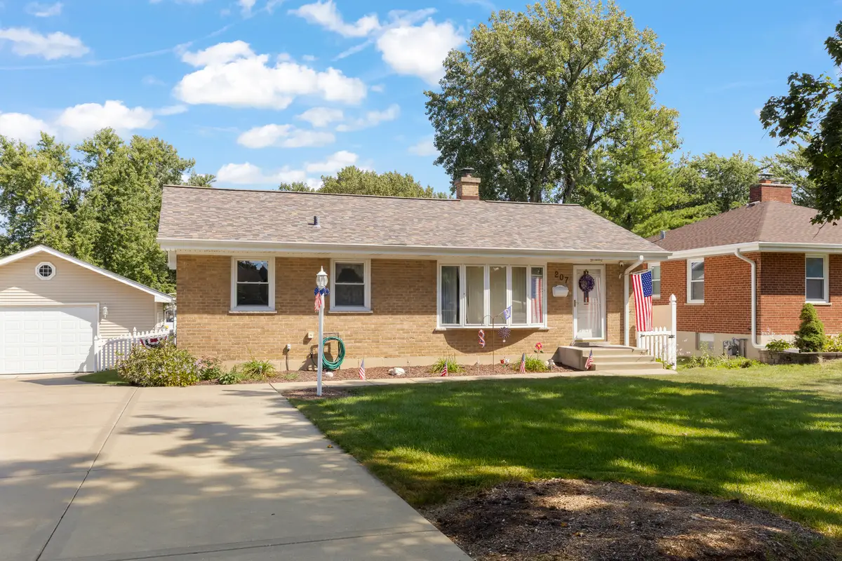 207 S Wilmette Avenue, Westmont, IL 60559 - #1