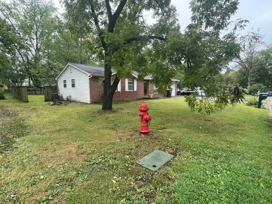 1007 W Laurel Street, Carbondale, IL 62902 - #3