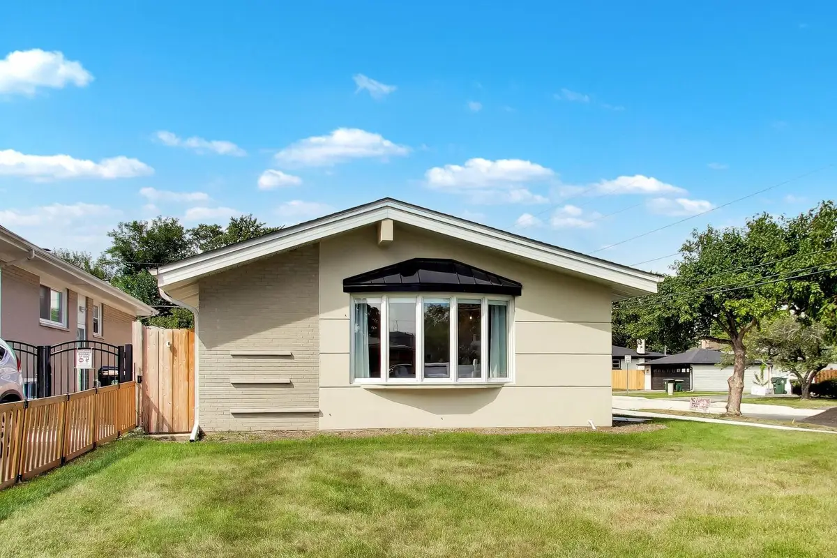 3 W White Oak Street, Arlington Heights, IL 60005 - #1