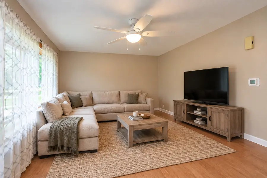 5112 W Greenbrier Drive, McHenry, IL 60050 - #2