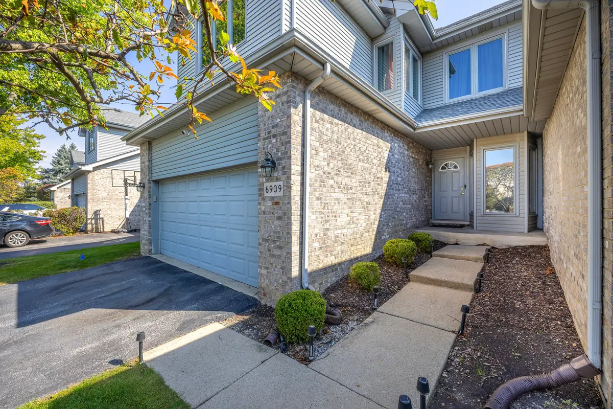 6909 Lexington Court, Tinley Park, IL 60477 - #1