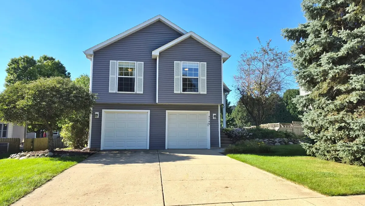 4749 Oregon Trail, McHenry, IL 60050 - #1