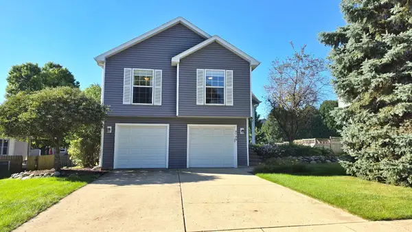 4749 Oregon Trail, McHenry, IL 60050