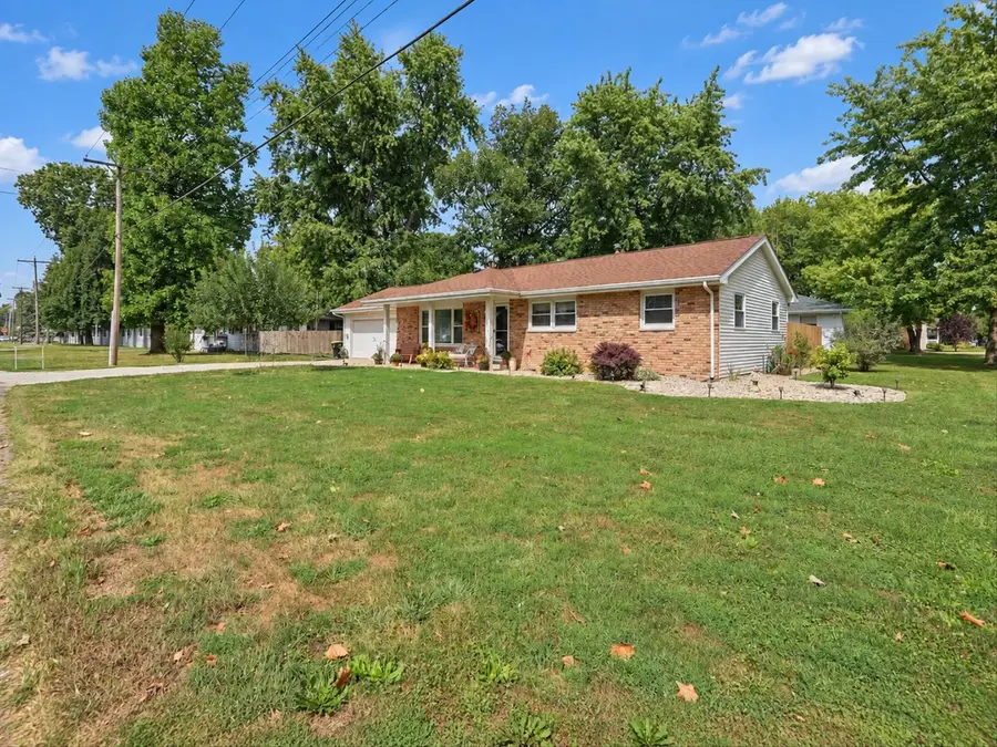 210 E Overton Street, Tuscola, IL 61953 - #3