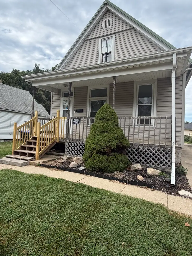603 W Oakland Avenue, Bloomington, IL 61701 - #2