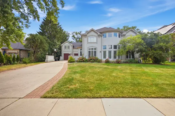 351 Willowood Lane, Willowbrook, IL 60527