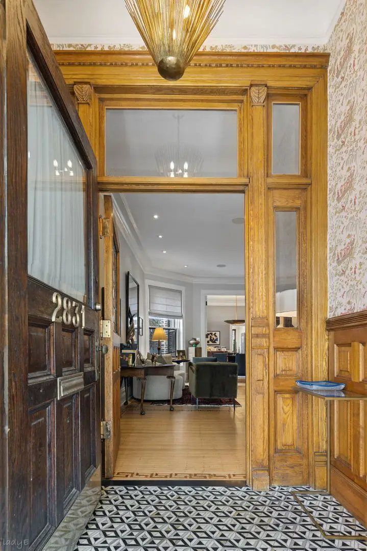 2831 N Pine Grove Avenue, Chicago, IL 60657 - #3