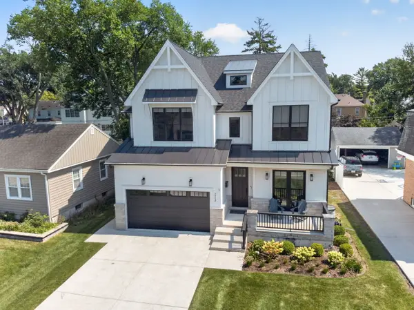 213 S Berkley Avenue, Elmhurst, IL 60126