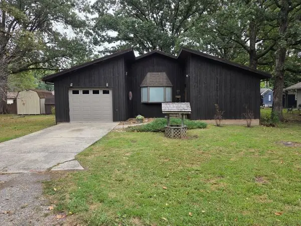 420 N 9th Street, Benton, IL 62812