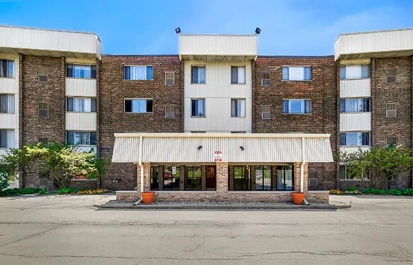 841 N York Road #128, Elmhurst, IL 60126