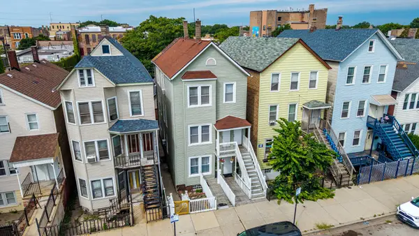 9018 S Houston Avenue, Chicago, IL 60617