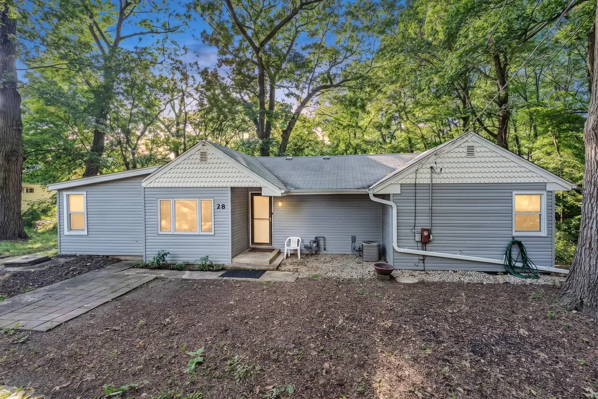 28 Glen Avenue, Fox Lake, IL 60020 - #1