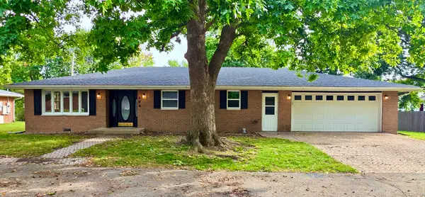 404 Sunset Drive, Heyworth, IL 61745