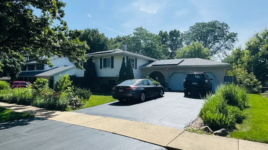 3220 Saratoga Avenue, Downers Grove, IL 60515 - #3