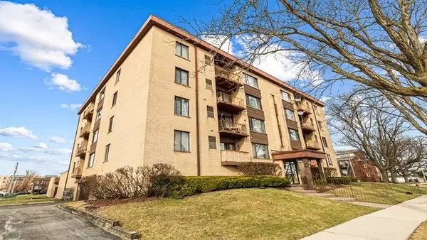 5800 W 105th Street #4C, Oak Lawn, IL 60453