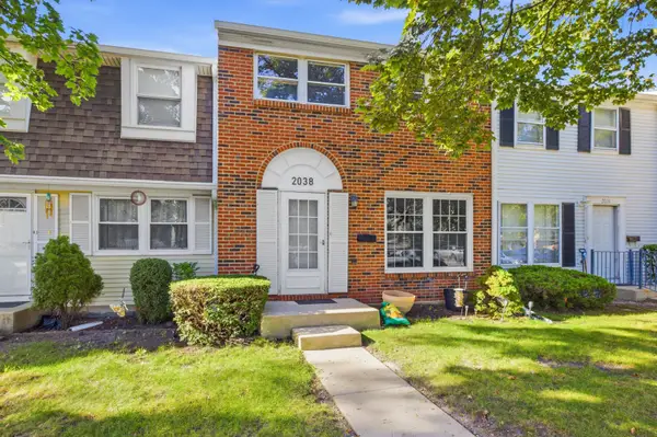 2038 Farnham Court, Schaumburg, IL 60194