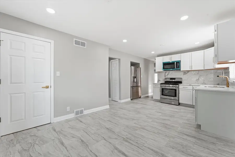 146 W 27th Street, Chicago Heights, IL 60411 - #3
