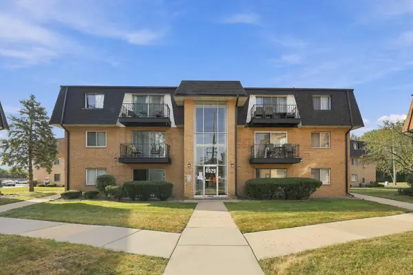 4929 W 109th Street #101, Oak Lawn, IL 60453