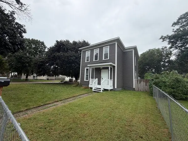 2102 Garfield Street, Clinton, IA 52732