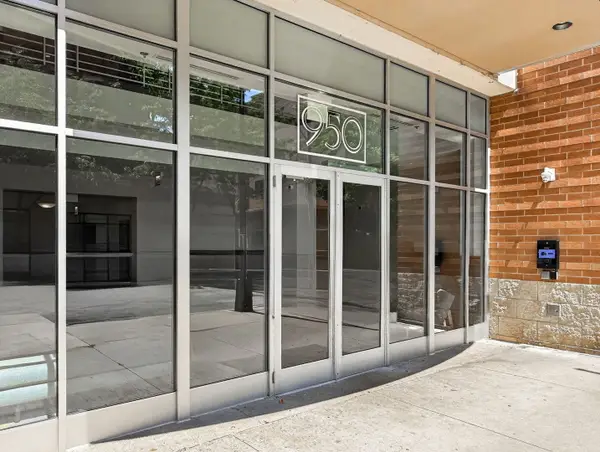 950 W Monroe Street #612, Chicago, IL 60607