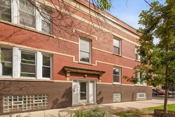 2570 W Lyndale Street #2, Chicago, IL 60647