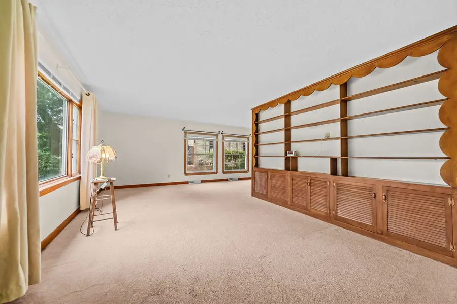 915 W Lincoln Avenue, Belvidere, IL 61008 - #2