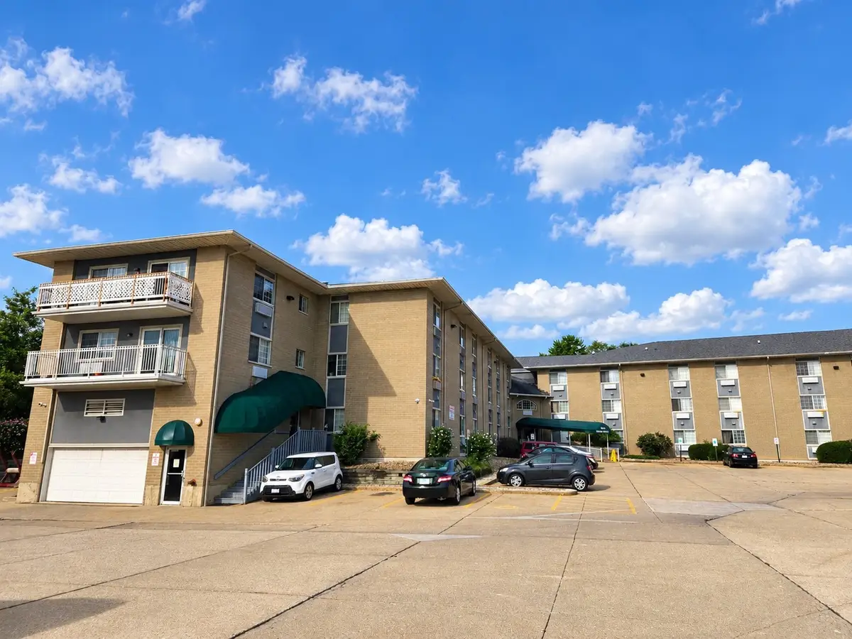3305 Sunset Avenue #122, Waukegan, IL 60087 - #1