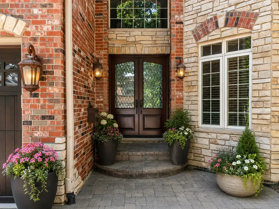 434 W Benton Avenue, Naperville, IL 60540 - #2