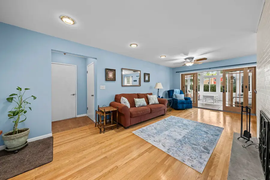 419 S Phelps Avenue, Arlington Heights, IL 60004 - #3
