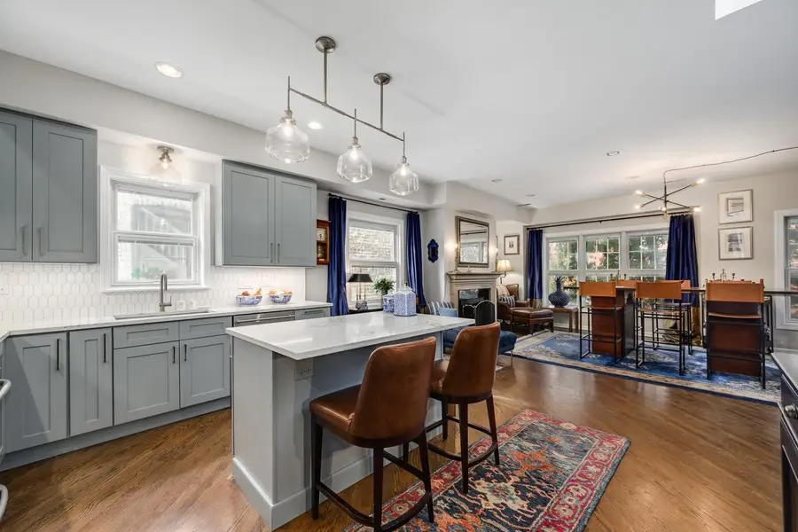 3306 N Clifton Avenue #3N, Chicago, IL 60657 - #2