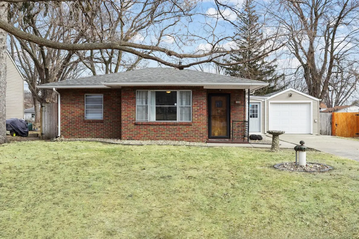3808 15th Street B, Moline, IL 61265 - #1