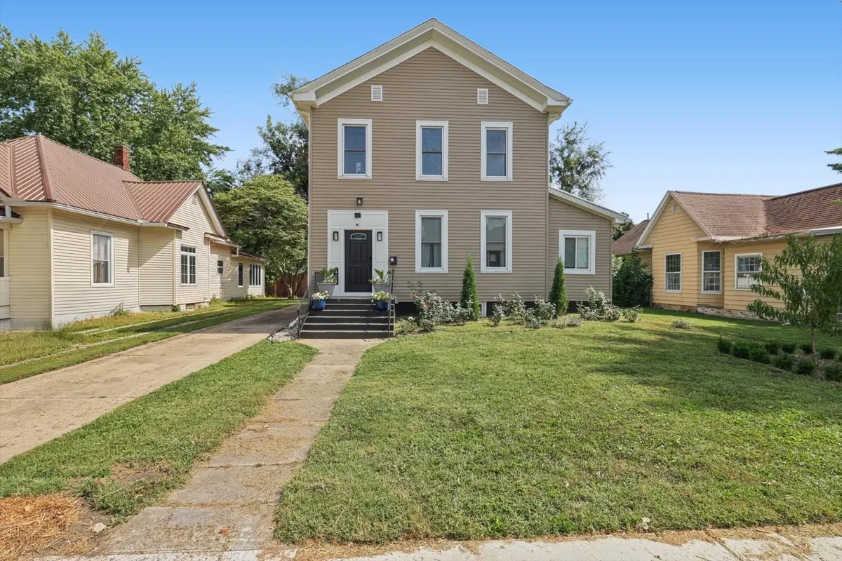 404 N 21st Street, Mattoon, IL 61938 - #1