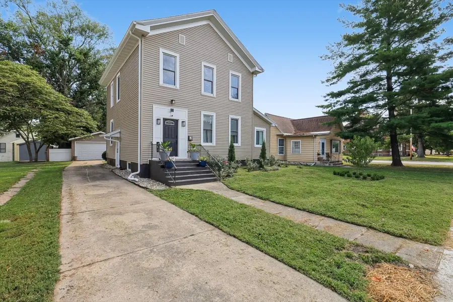 404 N 21st Street, Mattoon, IL 61938 - #3