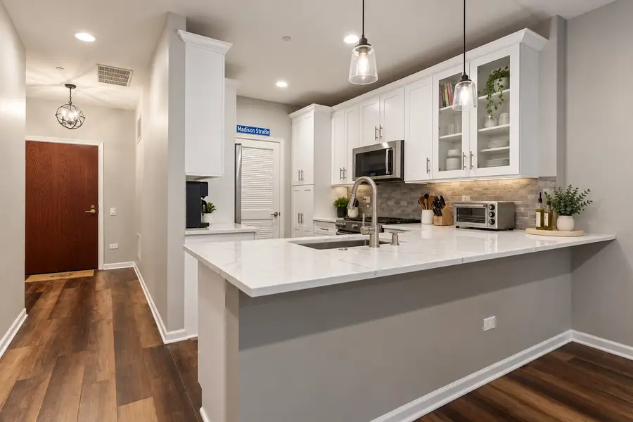 33 W Huron Street #402, Chicago, IL 60654 - #3