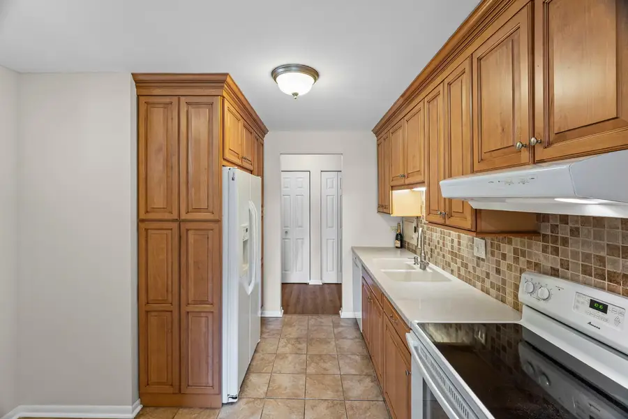 1505 E Central Road #216B, Arlington Heights, IL 60005 - #3