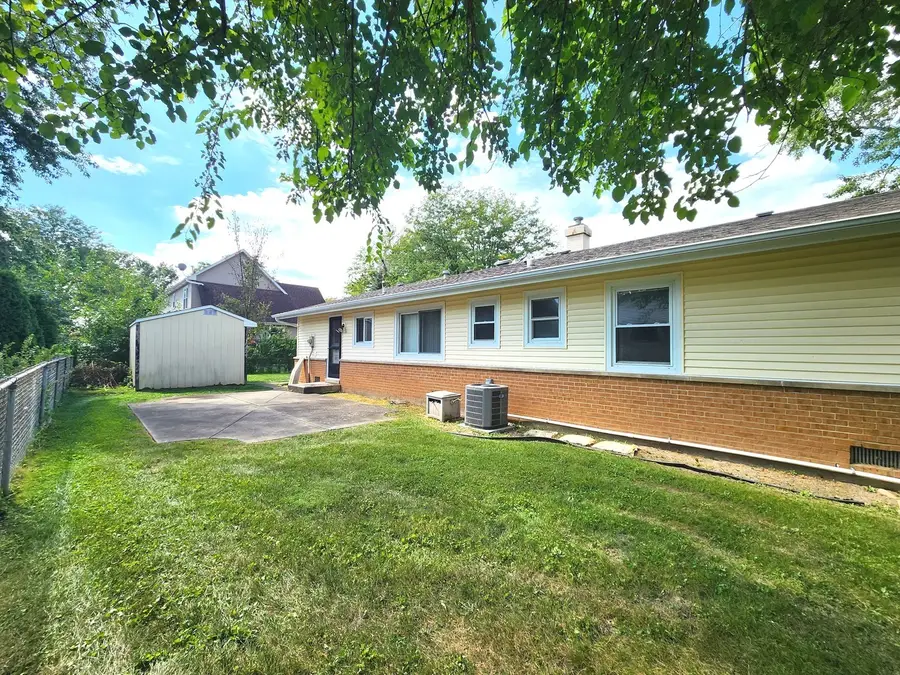 325 Spruce Lane, Elk Grove Village, IL 60007 - #2
