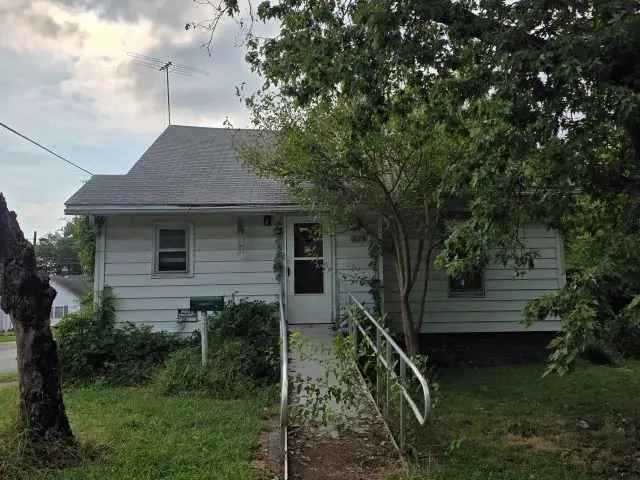 1029 S Mckinley Street, Harrisburg, IL 62946 - #2