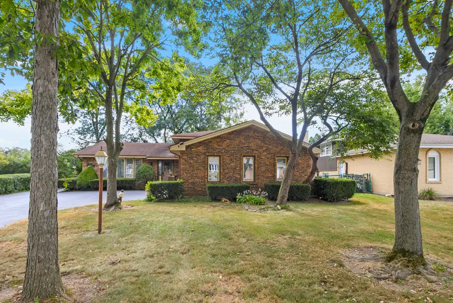 8540 Candlelight Drive E, Willow Springs, IL 60480 - #3