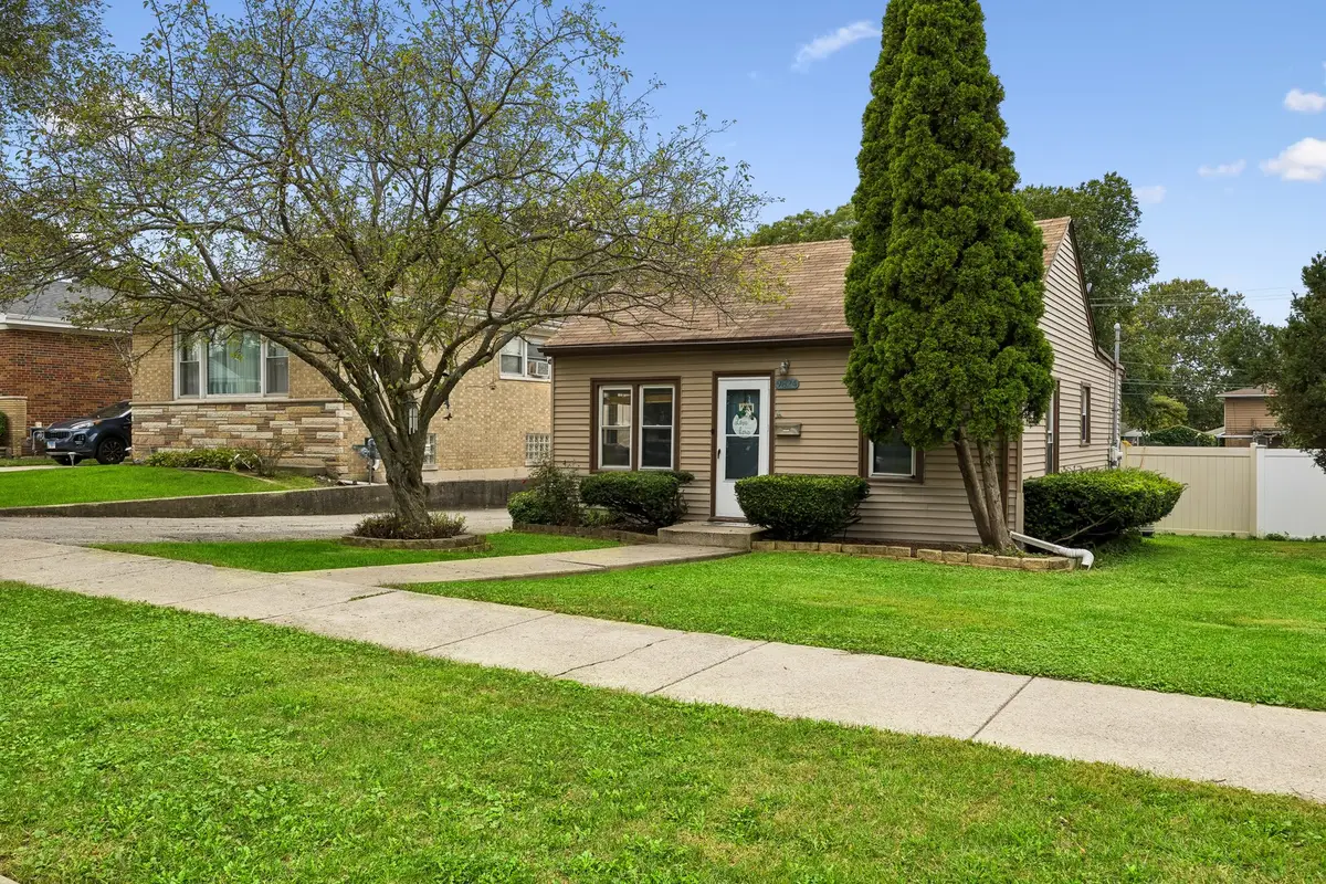 9824 S Campbell Avenue, Evergreen Park, IL 60805 - #1