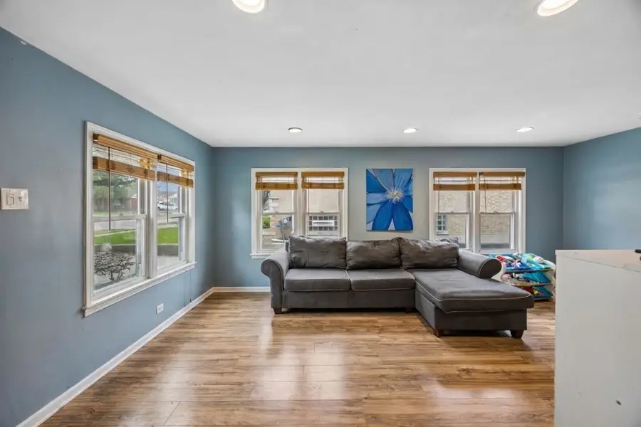 9824 S Campbell Avenue, Evergreen Park, IL 60805 - #2