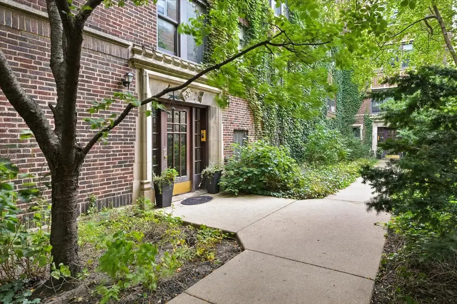2013 W Farragut Avenue #1, Chicago, IL 60625 - #2