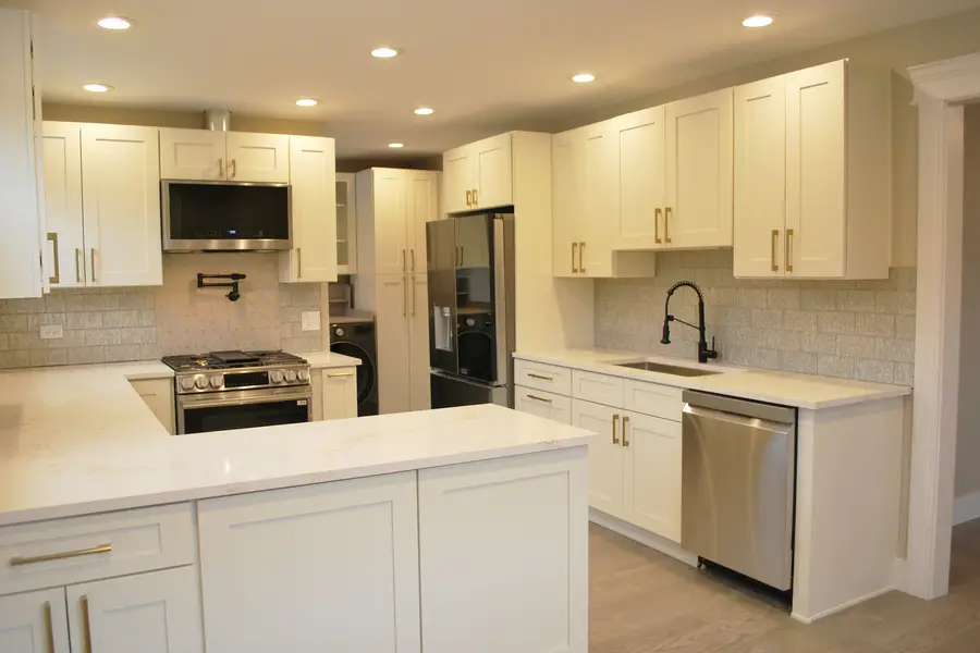 11418 S Avon Avenue, Alsip, IL 60803 - #3