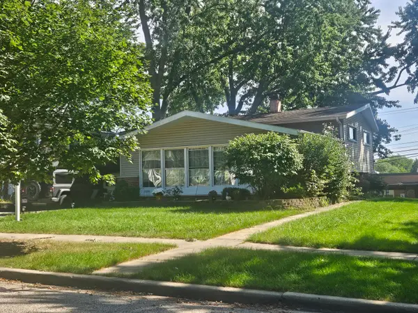 411 South Street, West Dundee, IL 60118