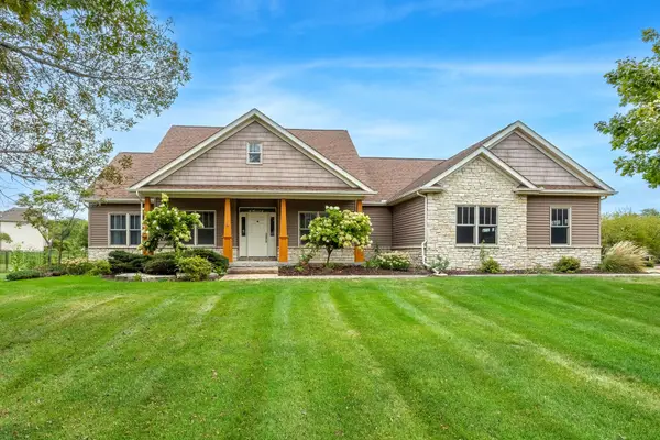 939 8th Street E, Andalusia, IL 61232