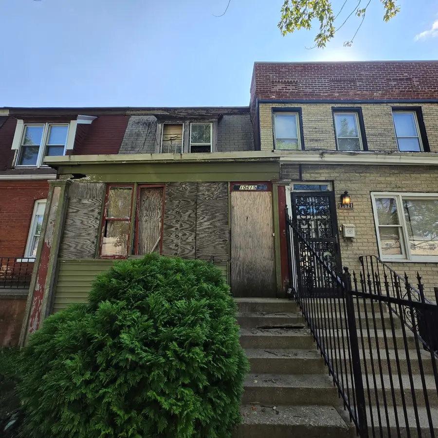10619 S Champlain Avenue, Chicago, IL 60628 - #2